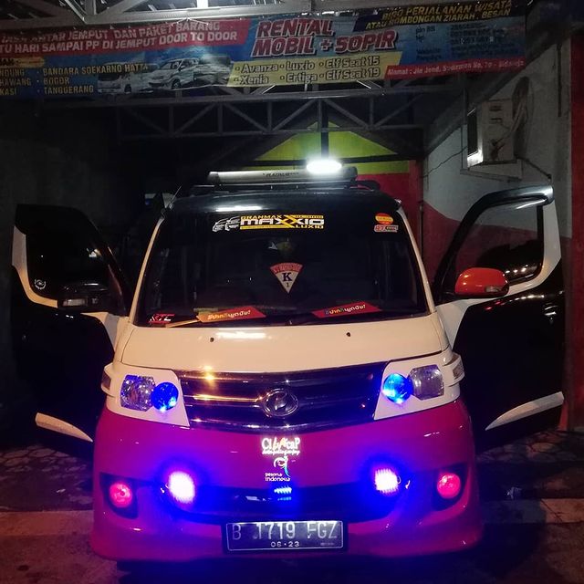 Layanan Carter Mobil  Nusawungu Ke Kota Surabaya