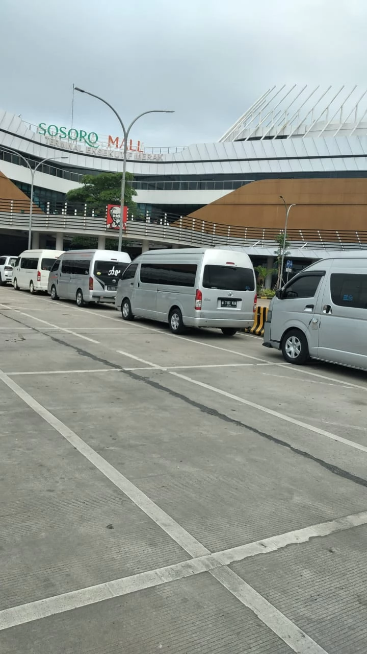 Harga Sewa Mobil + Supir  Nusawungu Ke Kota Surabaya
