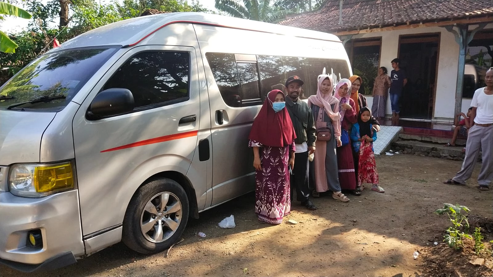 Harga Sewa Bus Wisata  Sampang  Ke Tangerang