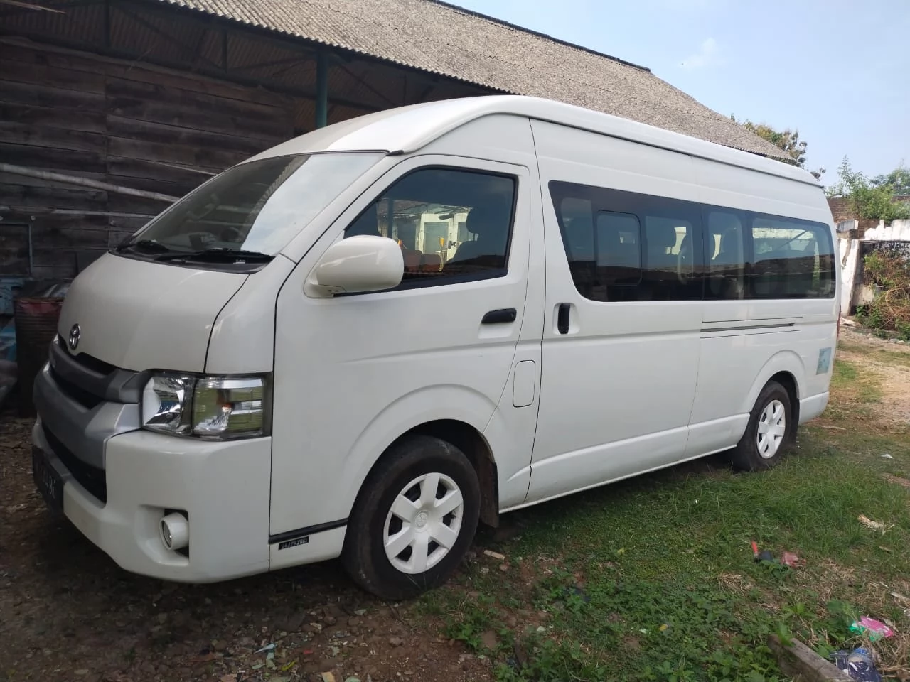 Jasa Sewa Bus Wisata  Kampung Laut  Ke Tangerang