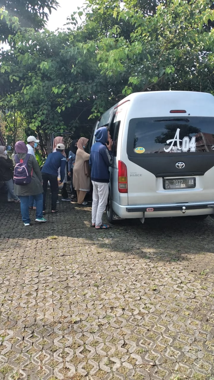 Jasa Travel Door To Door  Cilacap Tengah  Ke Cihideung