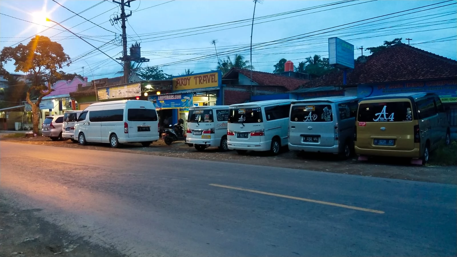 Harga Sewa Bus Wisata  Majenang  Ke Cihideung